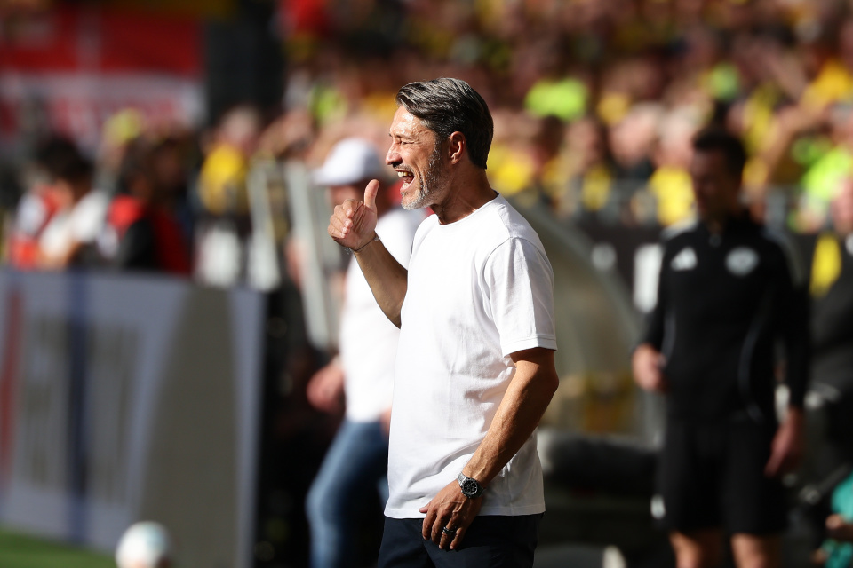 奇在场边指 奇在场边指