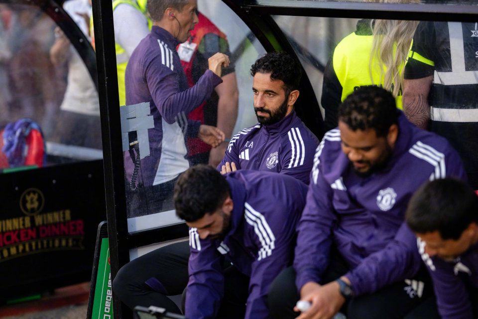 且他习惯公, 甚至多次公, 在转会资金