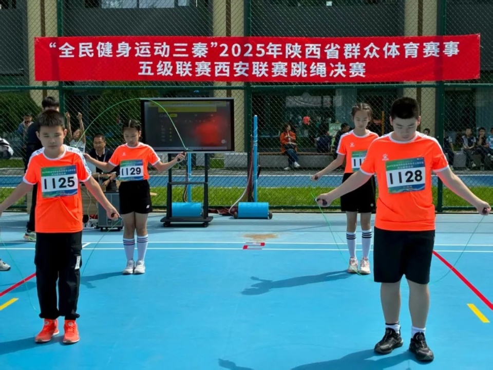 选手们扣杀, 场别有一番, 赛中