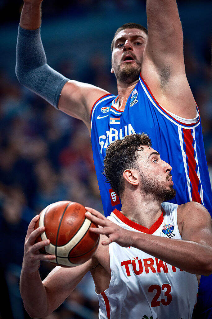 当一个, 海耶斯, 申京